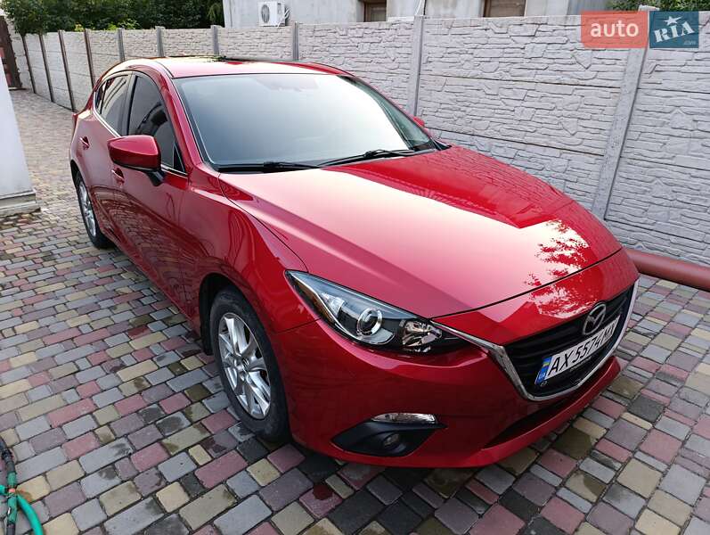 Хетчбек Mazda 3 2016 в Комсомольському