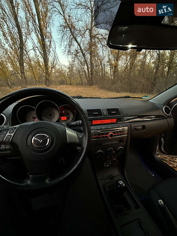 Хэтчбек Mazda 3 2006 в Днепре