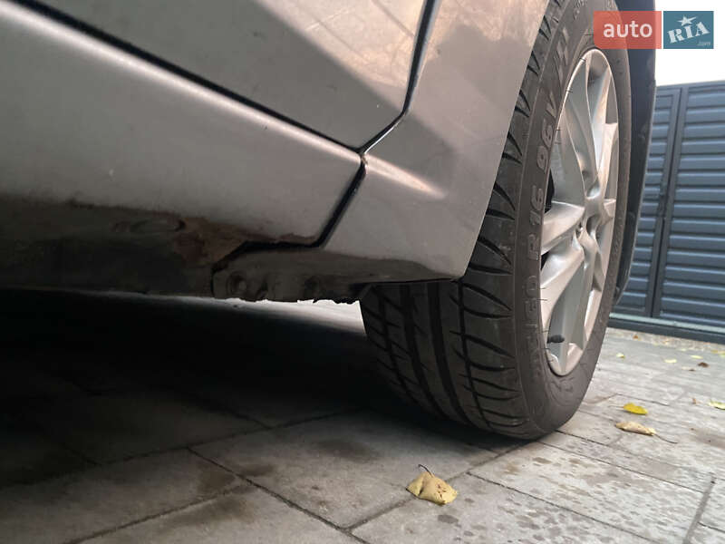 Хэтчбек Mazda 3 2015 в Киеве фото 9 Хэтчбек Mazda 3 2015 в Киеве