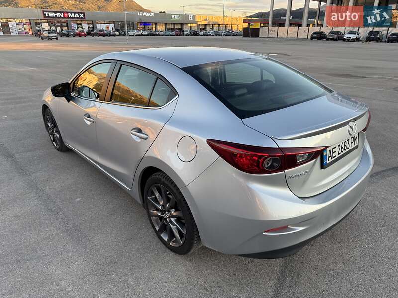 Седан Mazda 3 2018 в Киеве фото 5 Седан Mazda 3 2018 в Киеве