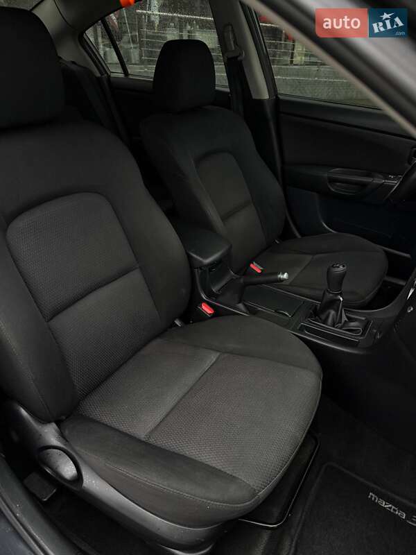 Седан Mazda 3 2008 в Чернівцях