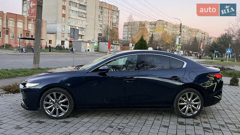 Седан Mazda 3 2022 в Львові