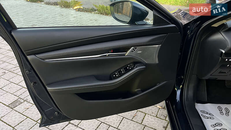 Седан Mazda 3 2022 в Львові