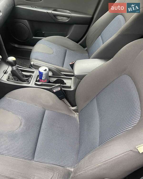 Хэтчбек Mazda 3 2004 в Киеве