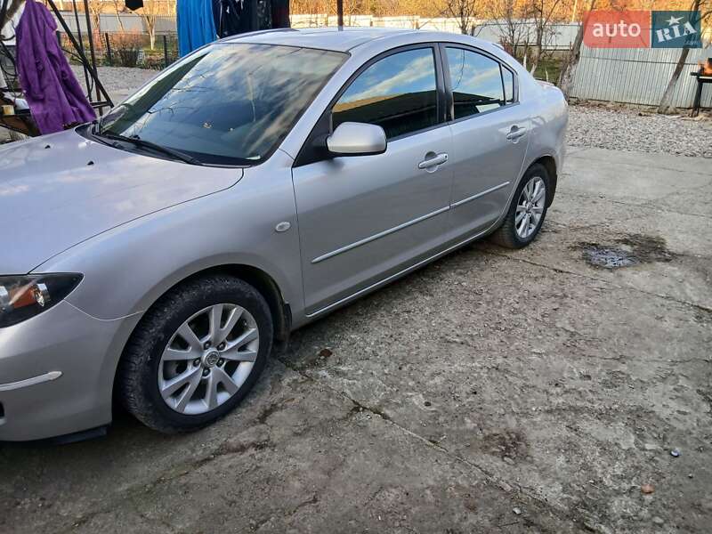 Седан Mazda 3 2006 в Ивано-Франковске