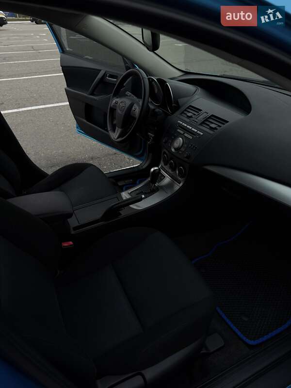Хетчбек Mazda 3 2010 в Києві фото 18 Хетчбек Mazda 3 2010 в Києві