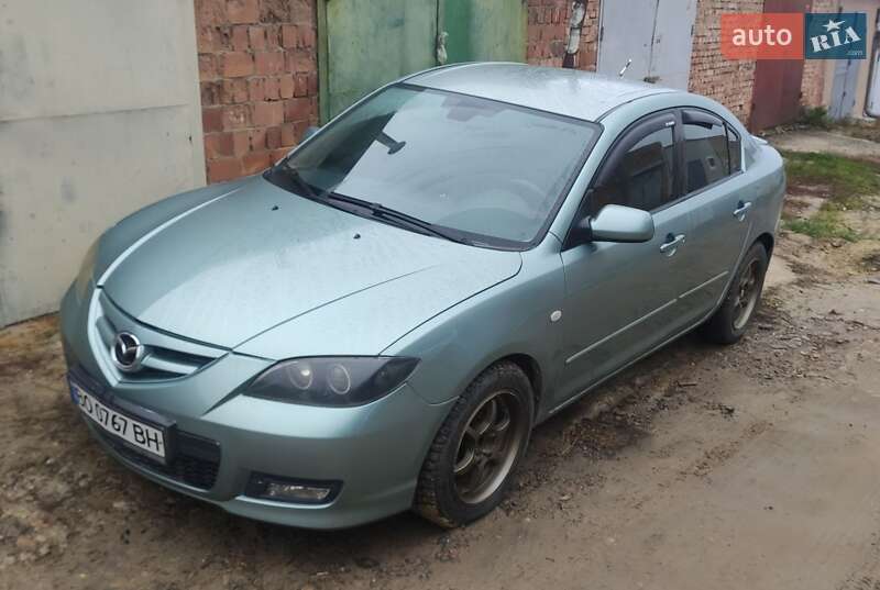 Седан Mazda 3 2004 в Черновцах