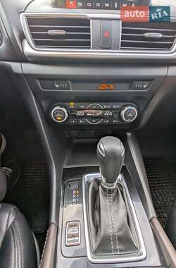 Хетчбек Mazda 3 2018 в Ужгороді