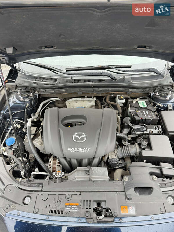 Седан Mazda 3 2017 в Киеве