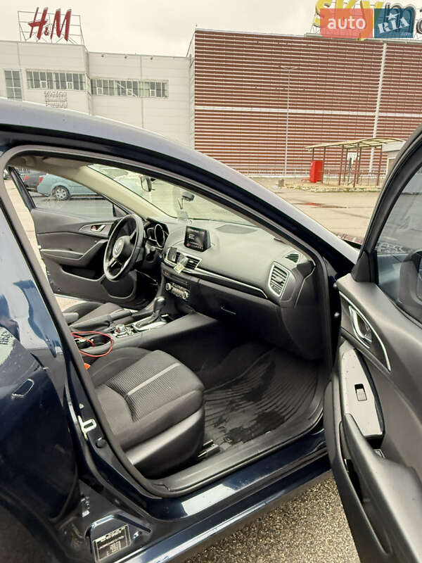 Седан Mazda 3 2017 в Киеве