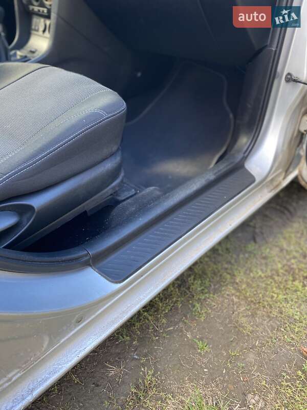 Седан Mazda 3 2003 в Черкасах