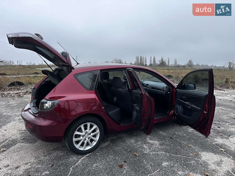 Хетчбек Mazda 3 2008 в Томаківці