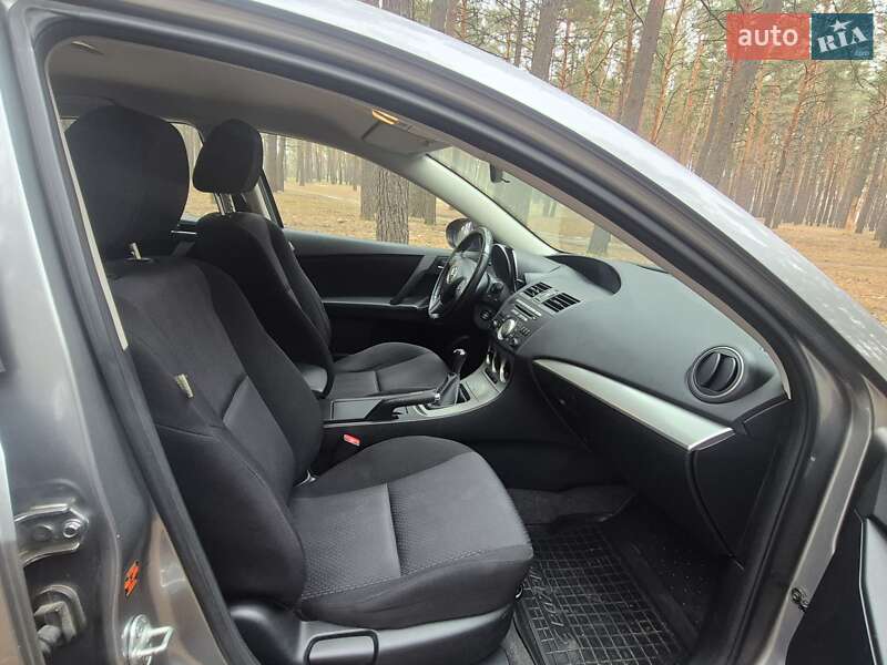 Хэтчбек Mazda 3 2010 в Харькове