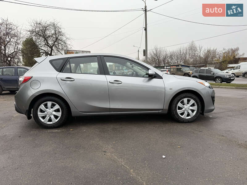 Хэтчбек Mazda 3 2010 в Сумах