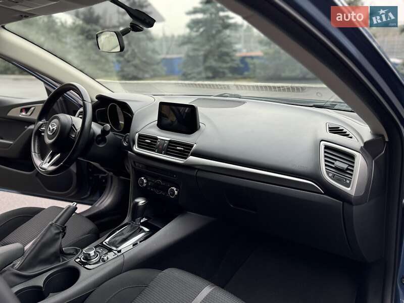 Седан Mazda 3 2017 в Києві фото 59 Седан Mazda 3 2017 в Києві