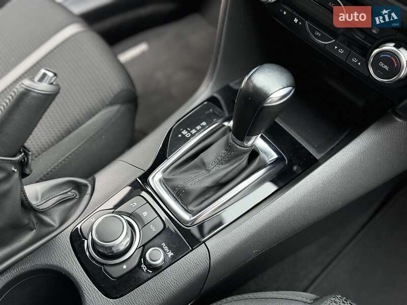 Седан Mazda 3 2017 в Києві фото 60 Седан Mazda 3 2017 в Києві