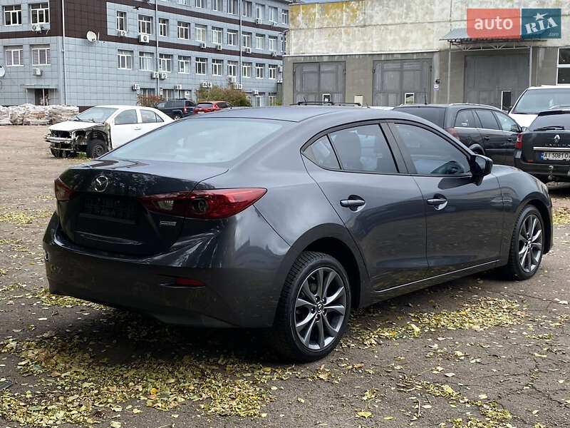 Седан Mazda 3 2015 в Києві