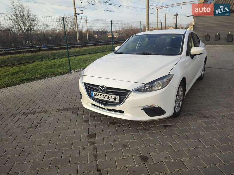 Седан Mazda 3 2014 в Звягелі