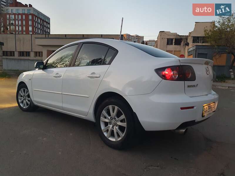Седан Mazda 3 2007 в Киеве