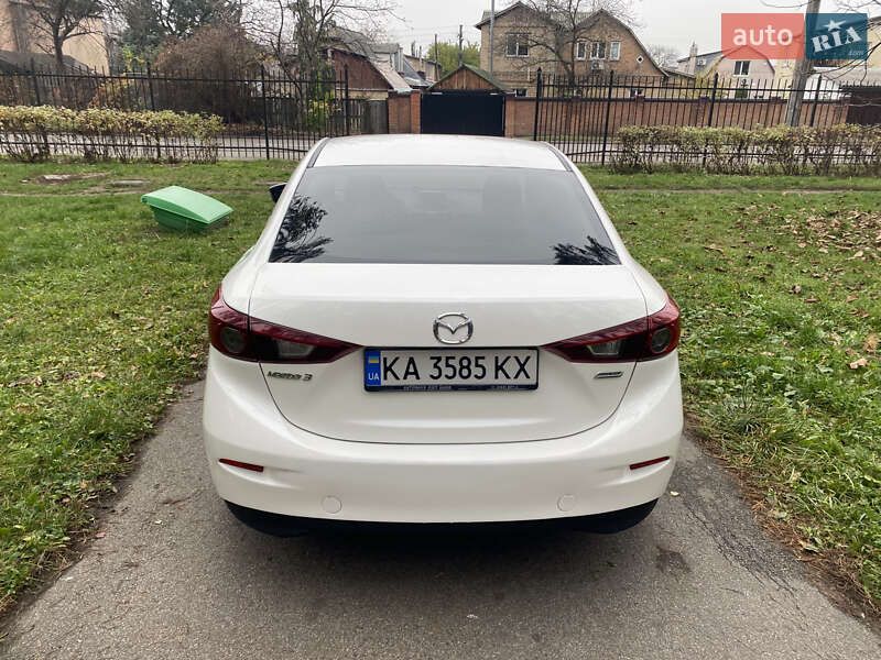 Седан Mazda 3 2015 в Києві