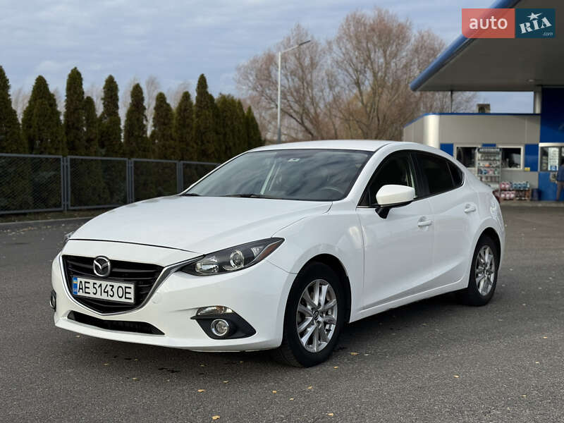 Седан Mazda 3 2016 в Смілі