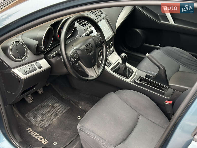 Седан Mazda 3 2009 в Дніпрі