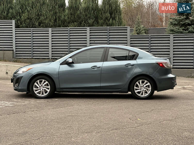 Седан Mazda 3 2009 в Дніпрі