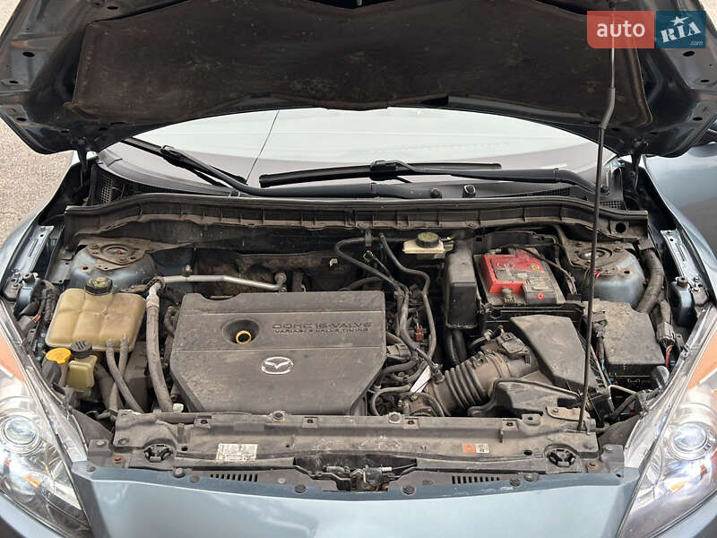 Седан Mazda 3 2009 в Дніпрі