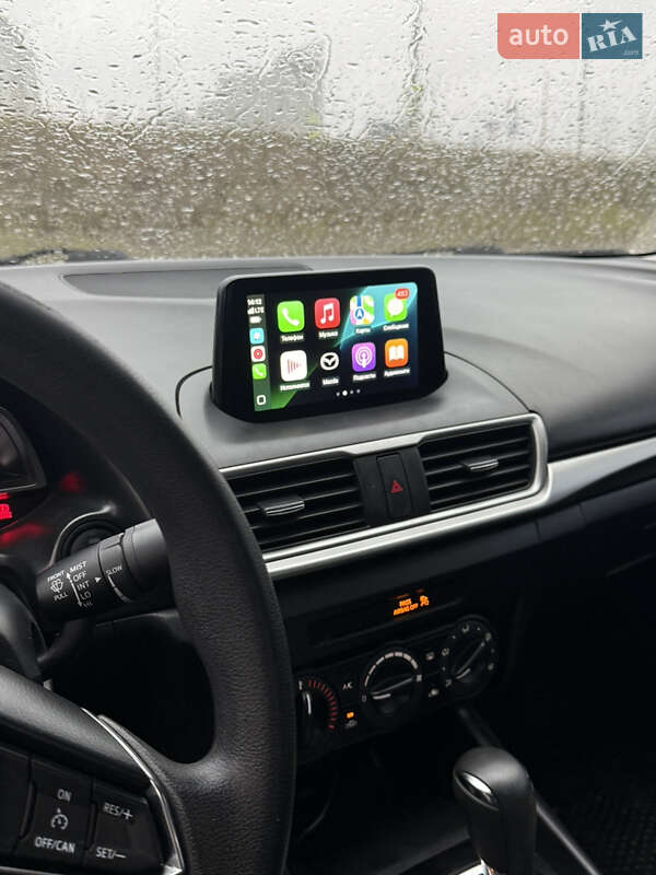 Седан Mazda 3 2017 в Киеве