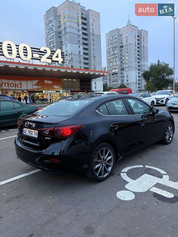 Седан Mazda 3 2018 в Дніпрі