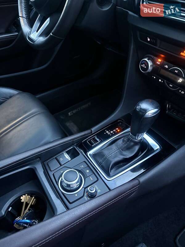 Седан Mazda 3 2018 в Дніпрі