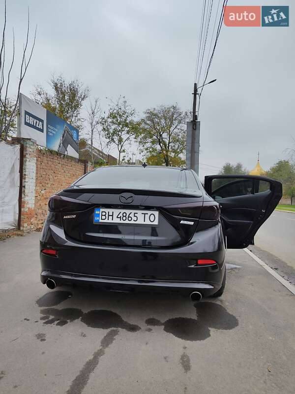 Седан Mazda 3 2015 в Ізмаїлі