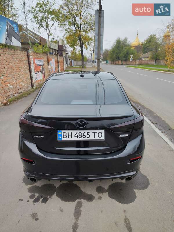 Седан Mazda 3 2015 в Ізмаїлі