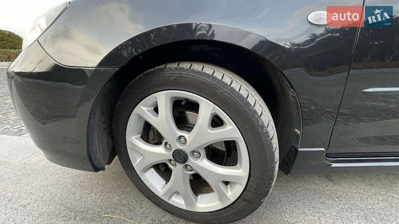Хэтчбек Mazda 3 2007 в Днепре