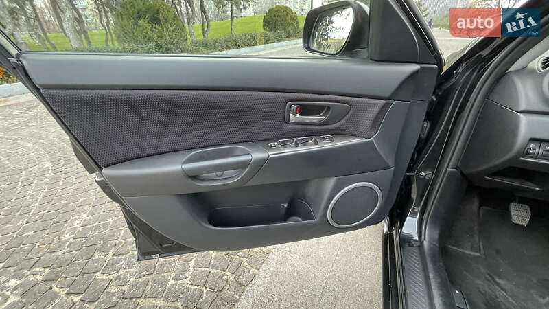 Хэтчбек Mazda 3 2007 в Днепре