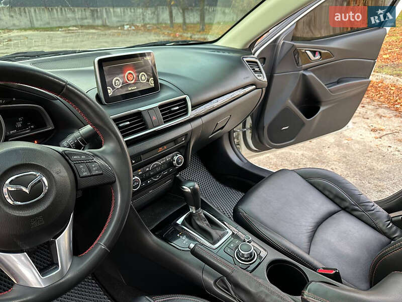Седан Mazda 3 2014 в Днепре