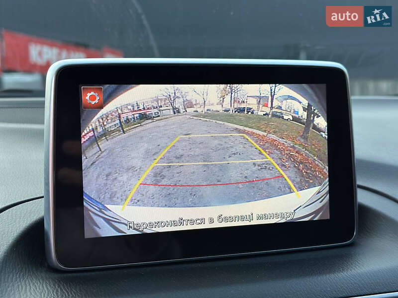 Седан Mazda 3 2014 в Днепре