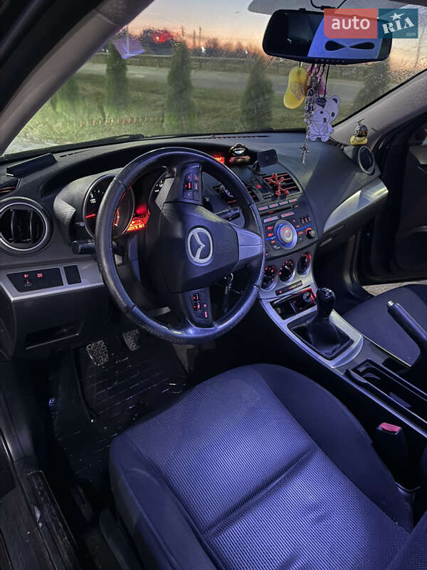 Хэтчбек Mazda 3 2010 в Львове