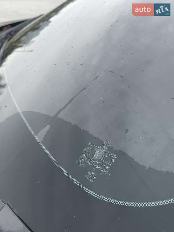 Седан Mazda 3 2011 в Волочиську