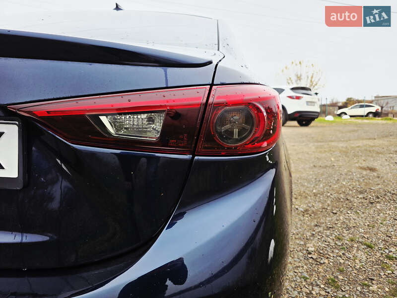 Седан Mazda 3 2013 в Кривом Роге