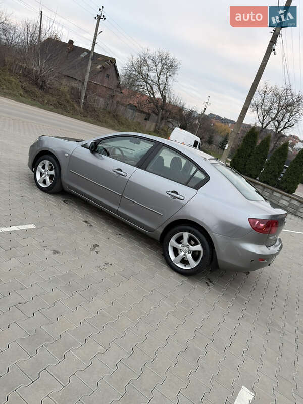 Седан Mazda 3 2005 в Чернівцях