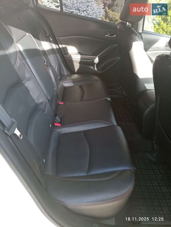 Хетчбек Mazda 3 2015 в Харкові фото 6 Хетчбек Mazda 3 2015 в Харкові