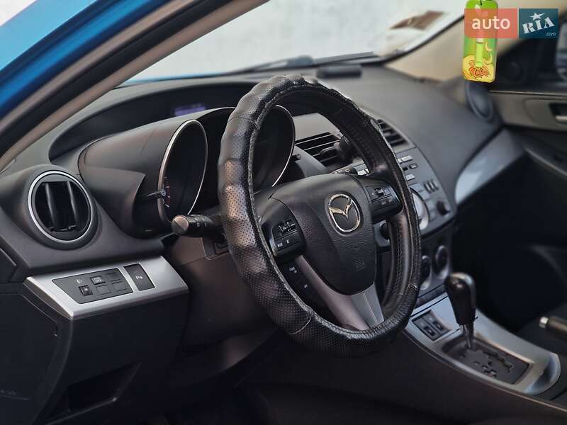 Хэтчбек Mazda 3 2010 в Одессе