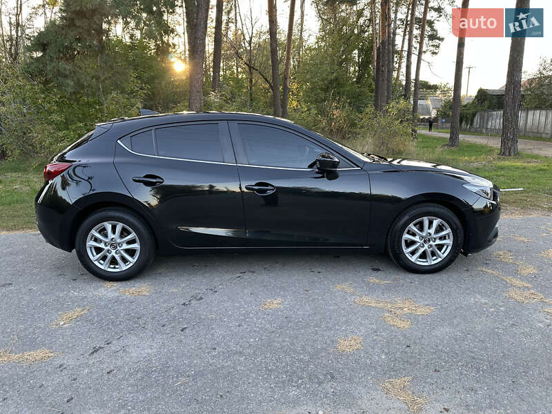 Хэтчбек Mazda 3 2016 в Киеве