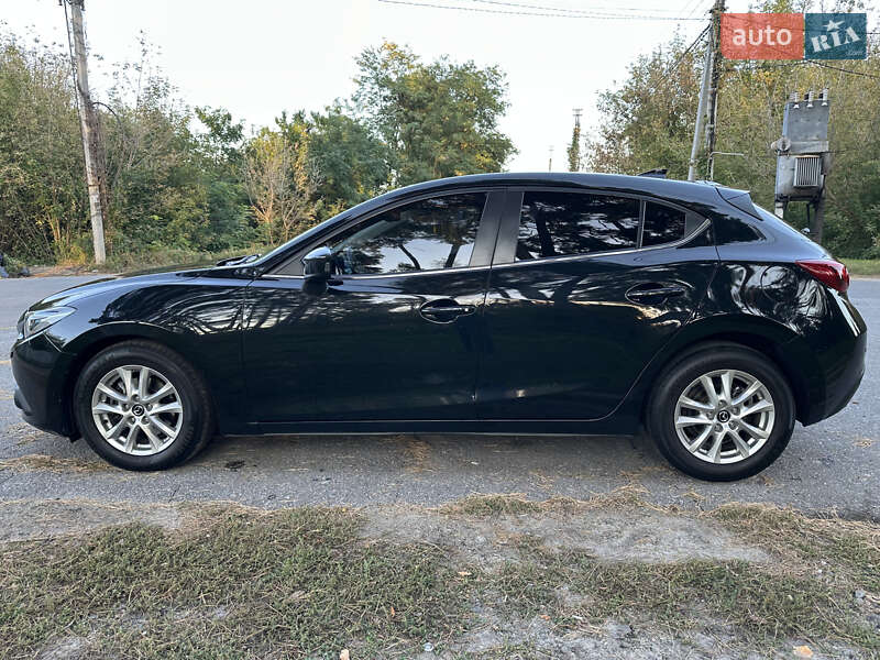 Хэтчбек Mazda 3 2016 в Киеве
