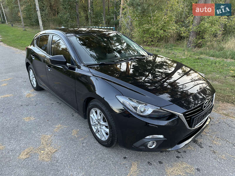 Хэтчбек Mazda 3 2016 в Киеве