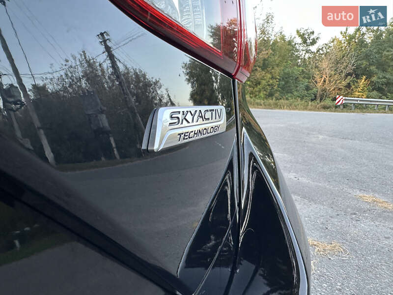 Хэтчбек Mazda 3 2016 в Киеве