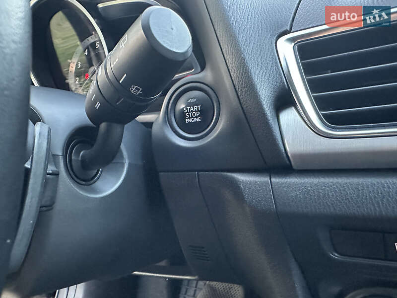 Хэтчбек Mazda 3 2016 в Киеве