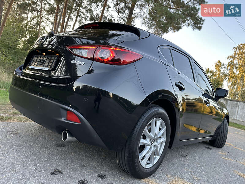 Хэтчбек Mazda 3 2016 в Киеве
