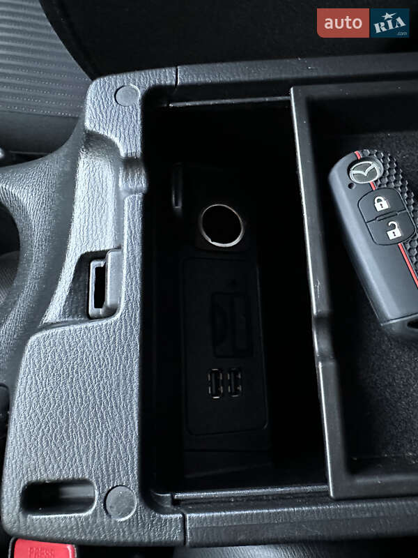 Хэтчбек Mazda 3 2016 в Киеве